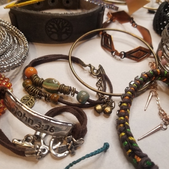 Bracelet Craft Junk/Jewelry lot - Picture 6 of 9